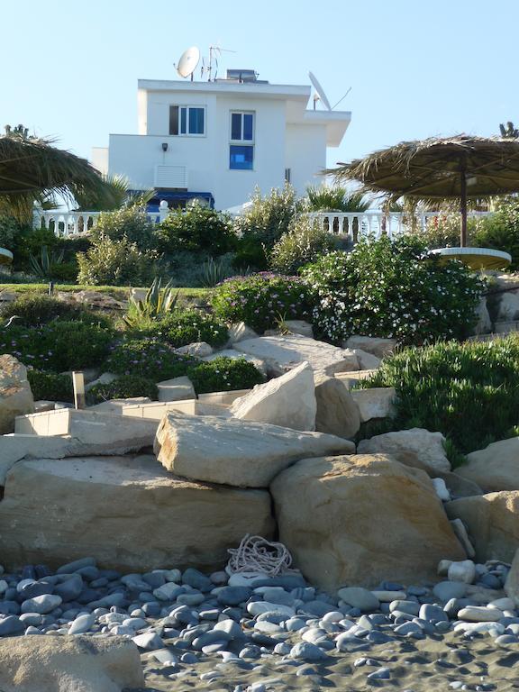 Zygi Beachfront Villa Dış mekan fotoğraf